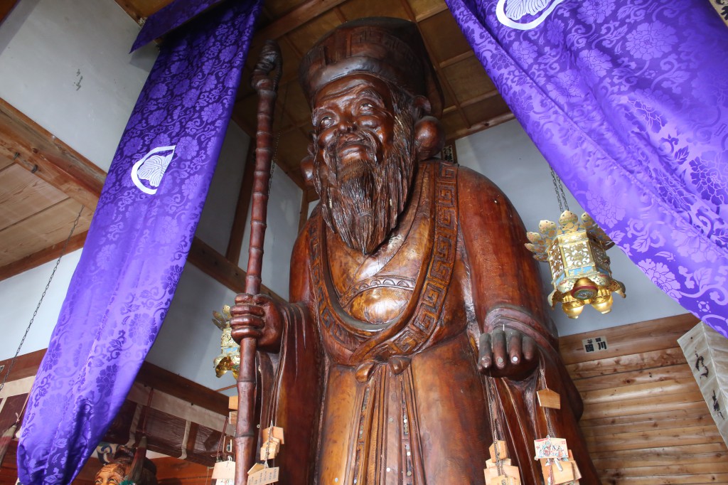 Jurojin (god of long life) is more than 8 meters high.